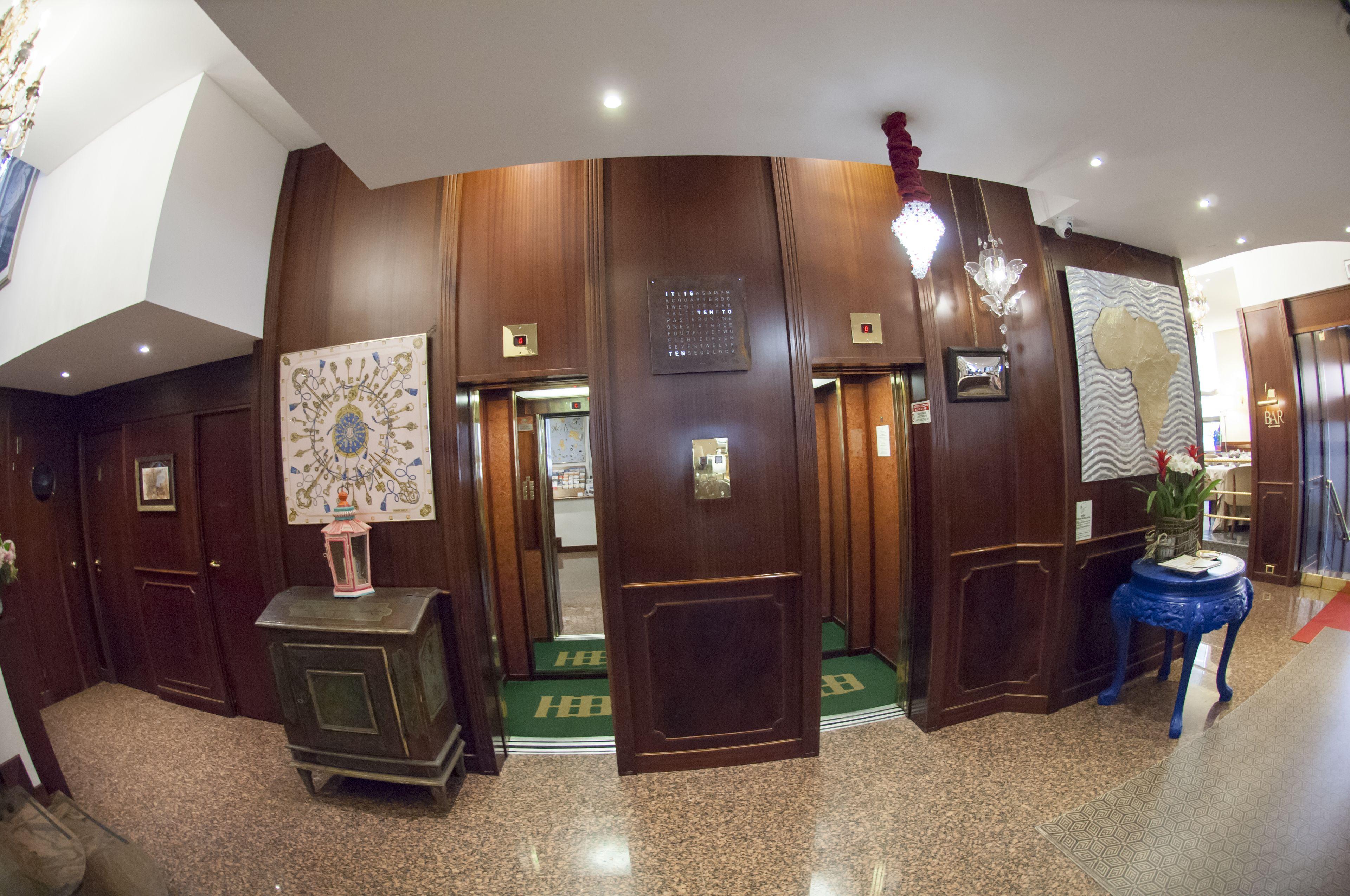 Hotel Bristol — Photos 1